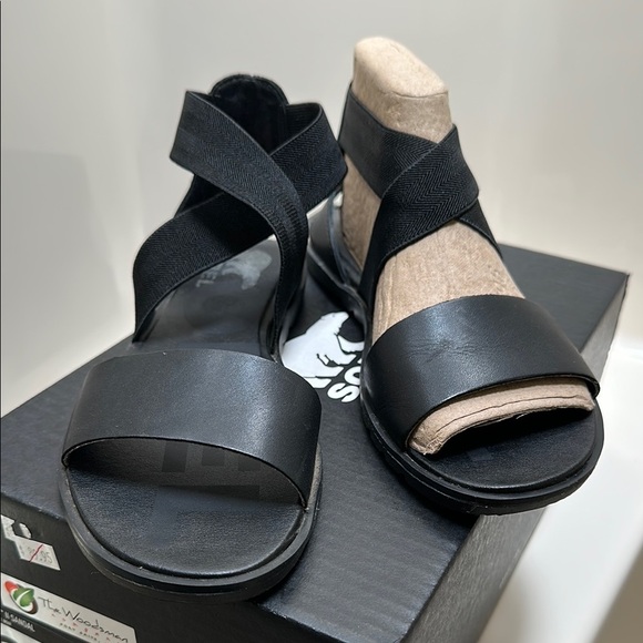 Sorel ELLA ll Black Women's Sandal - Picture 1 of 6
